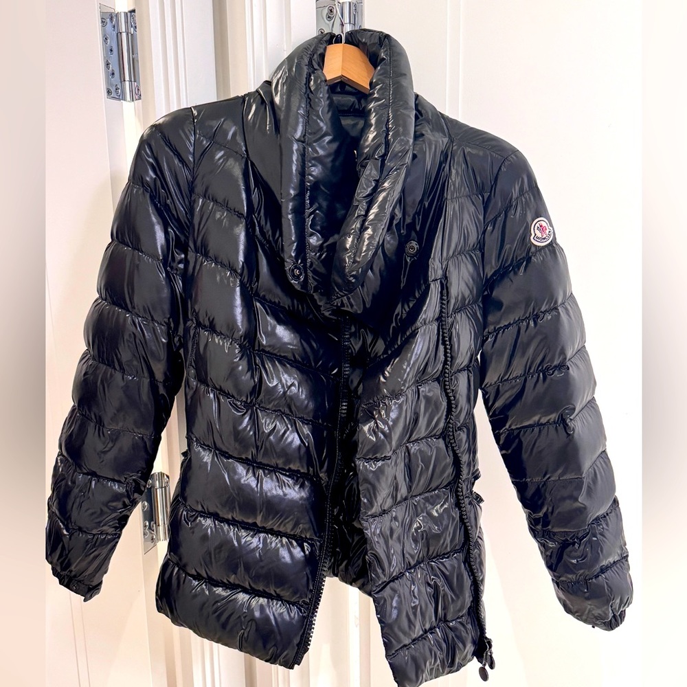 Moncler shiny puffer down jacket in size 2 (moncler size equivalent to M)